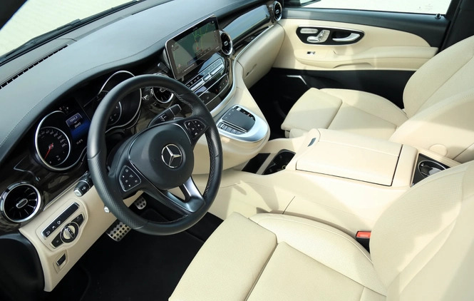 Mercedes-Benz Klasa V cena 435000 przebieg: 25000, rok produkcji 2022 z Dąbrowa Białostocka małe 301